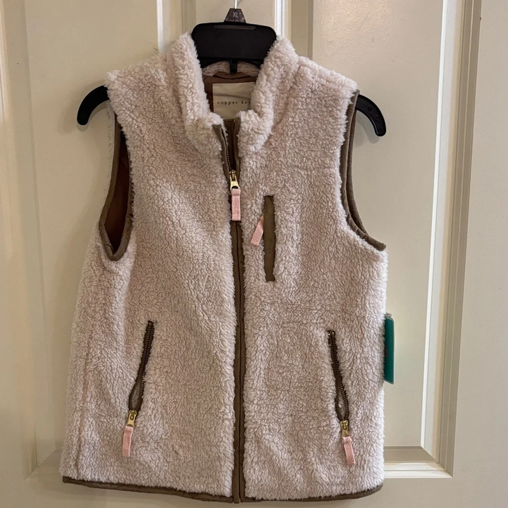 Copper Key Ivory Sherpa Fleece Vest